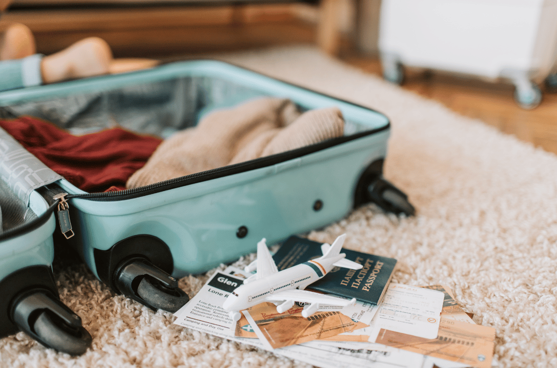 Spring Travel Essentials for Couples: Pleasure on the Go